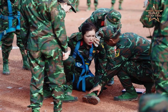 Minh Tú rút khỏi Sao nhập ngũ