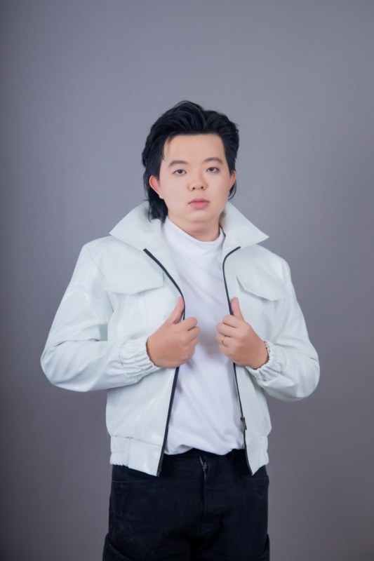 <strong>Ba producer Bảo Kun, Melyd K, Chí Tâm chạy đua lên sân khấu để giành thí sinh Ngân Nara</strong>