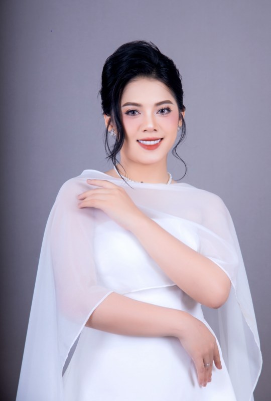 <strong>Ba producer Bảo Kun, Melyd K, Chí Tâm chạy đua lên sân khấu để giành thí sinh Ngân Nara</strong>