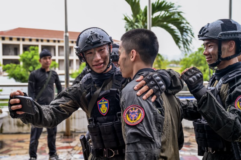 MONO, Hưng Nguyễn nghẹn ngào trong ngày chia tay lực lượng Phòng, chống khủng bố