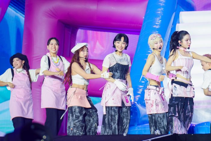 30 Em xinh đáp trả