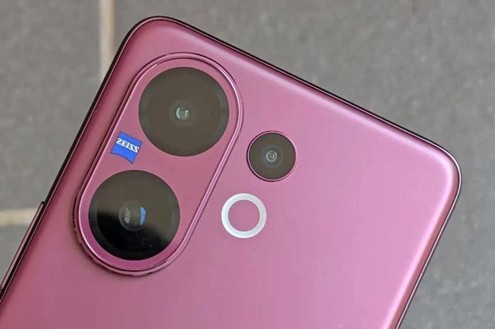Smartphone chống nước, cấu hình &#8216;khủng&#8217;, camera đỉnh cao, giá 15,99 triệu tại Việt Nam