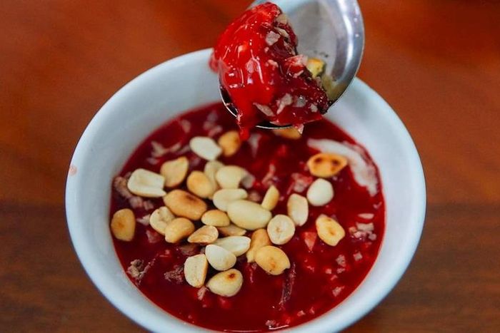 Tiết canh lọt top 100 món tệ nhất thế giới