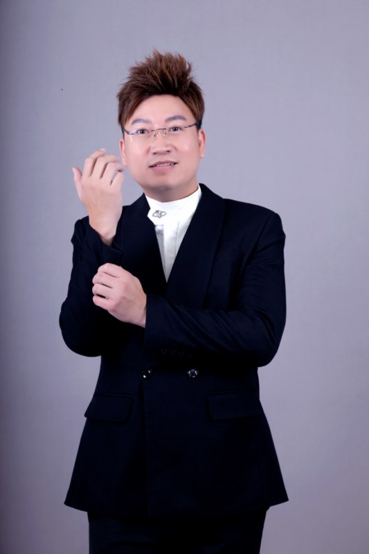 Ca nhạc sĩ Sỹ Luân: “Tôi viết nhạc không bán mà tặng cho các ca sĩ”