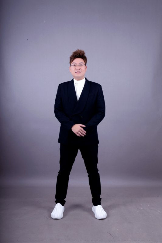 Ca nhạc sĩ Sỹ Luân: “Tôi viết nhạc không bán mà tặng cho các ca sĩ”