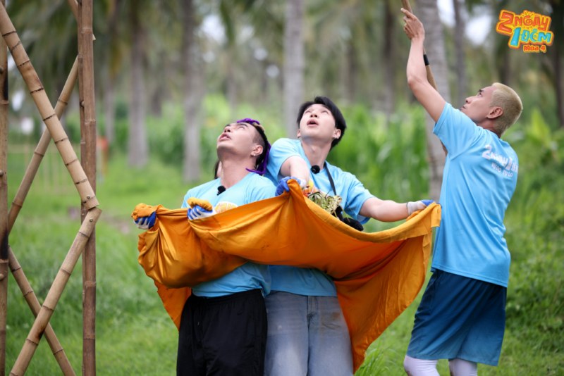 Kiều Minh Tuấn bất ngờ bị chương trình 2 Ngày 1 Đêm “tắt tiếng”