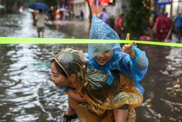 72 giờ vàng bảo vệ sức khỏe sau bão: Gia đình cần làm gì?