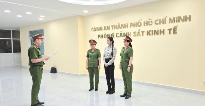 Bắt tạm giam diễn viên Trương Ngọc Ánh chiếm đoạt hàng ngàn lượng vàng