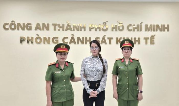 Bắt tạm giam diễn viên Trương Ngọc Ánh chiếm đoạt hàng ngàn lượng vàng