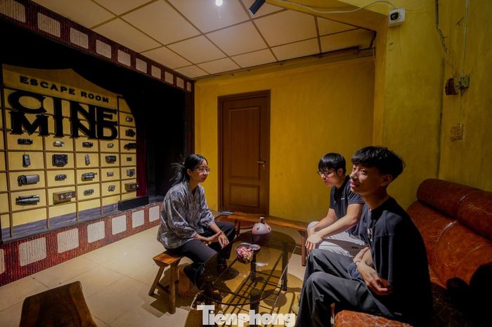 Giới trẻ trải nghiệm ‘thoát khỏi phòng kín’ dịp Halloween