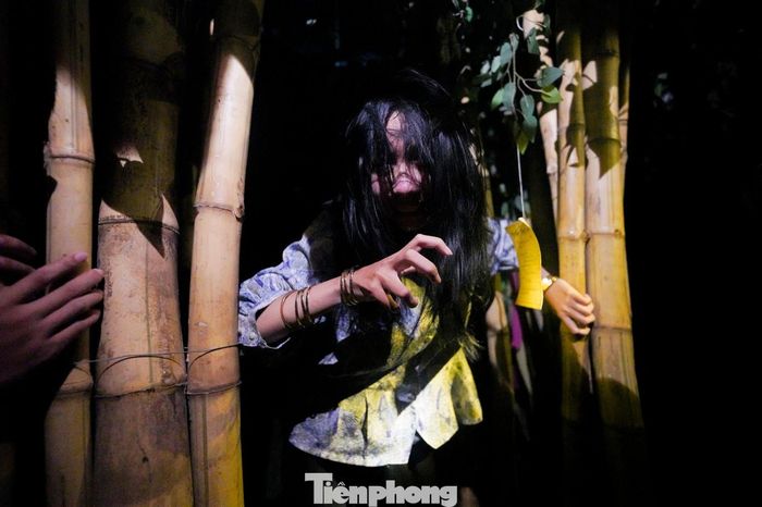 Giới trẻ trải nghiệm ‘thoát khỏi phòng kín’ dịp Halloween