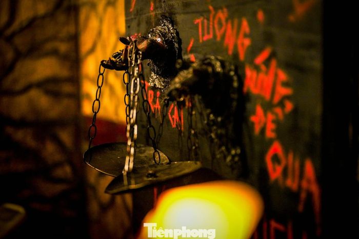 Giới trẻ trải nghiệm ‘thoát khỏi phòng kín’ dịp Halloween