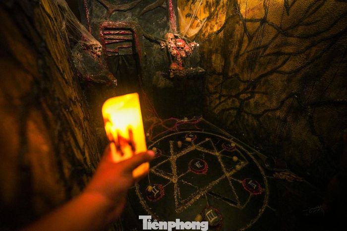 Giới trẻ trải nghiệm ‘thoát khỏi phòng kín’ dịp Halloween