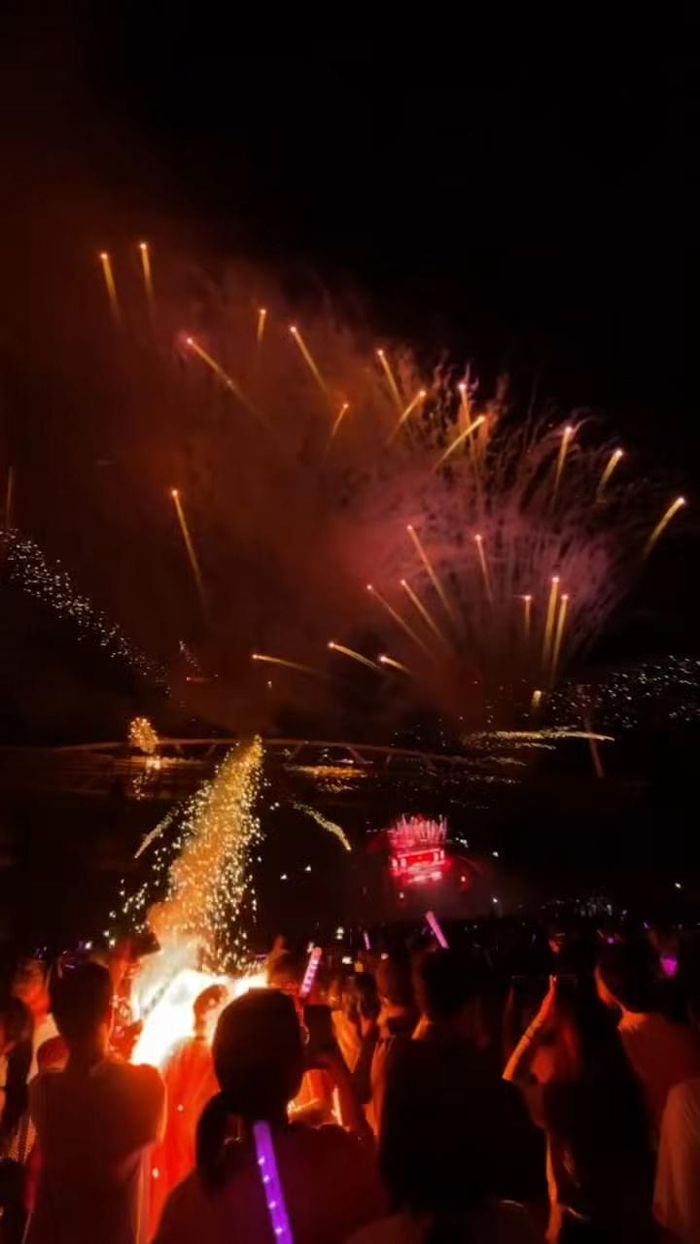 Khán giả hoảng loạn, bỏ chạy sau sự cố ở concert Em xinh