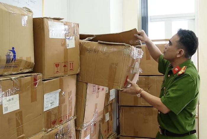 Lời khai của Ngân 98 về việc bán hàng giả trên mạng