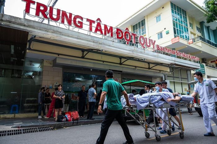 Thời điểm nguy cơ đột quỵ cao nhất, bác sĩ chỉ cách phòng tránh