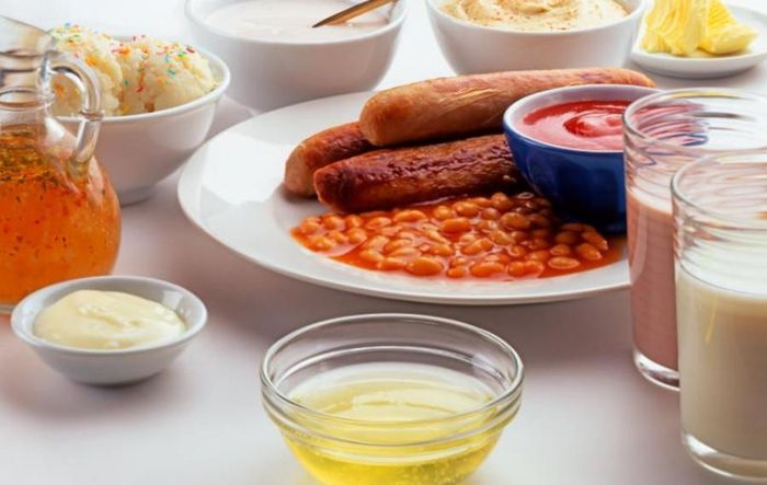 Bác sĩ cảnh báo không chỉ cơm, 3 loại thực phẩm này nên hạn chế vào bữa sáng