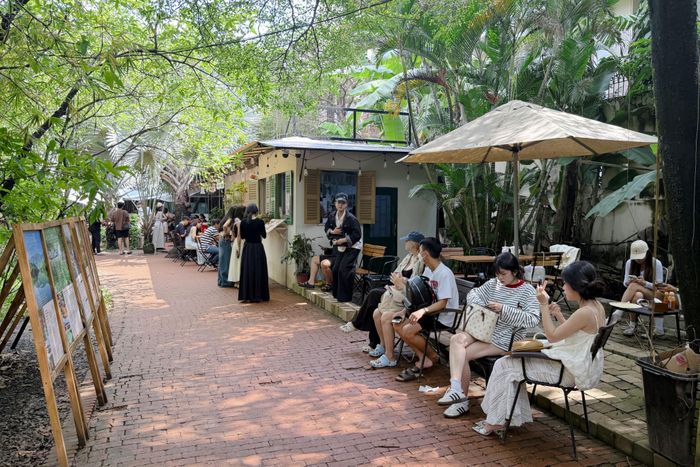 Chờ 45 phút để &#8216;đu trend&#8217; xôi mùa thu đang &#8216;hot&#8217; nhất TP.HCM