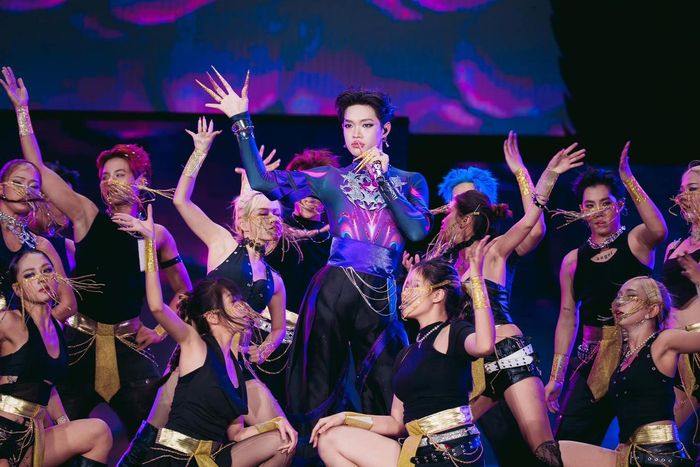 Cuộc đụng độ căng não của Hieuthuhai