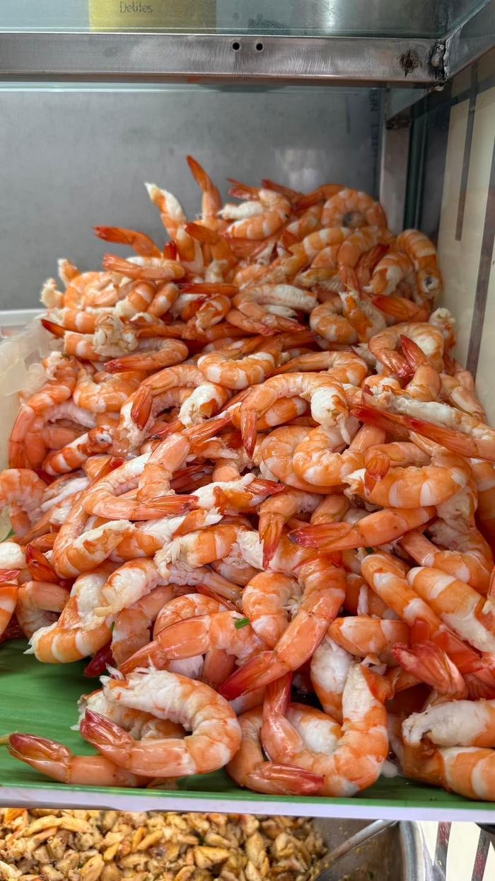 Khách Nhật thử bánh canh cua ở TPHCM, khen ngon nhất, húp cạn nước dùng