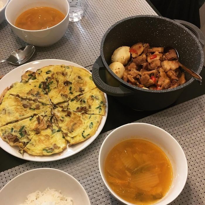 Mâm cơm nhà ở TP.HCM, Hà Nội khi giá rau &#8216;nhảy múa&#8217;