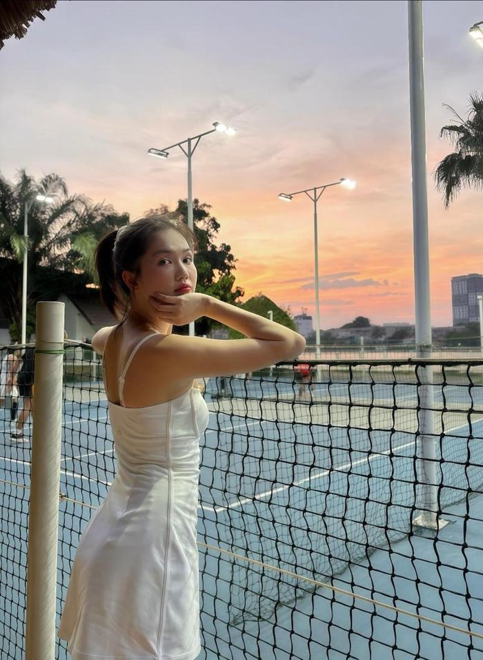 Ngọc Trinh tự tin trên sân pickeball