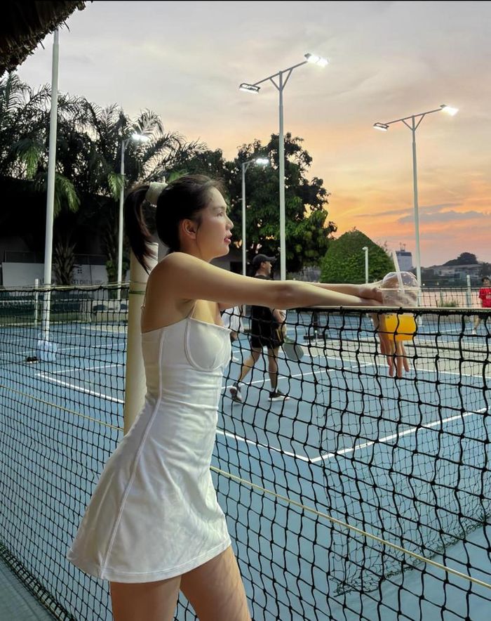 Ngọc Trinh tự tin trên sân pickeball