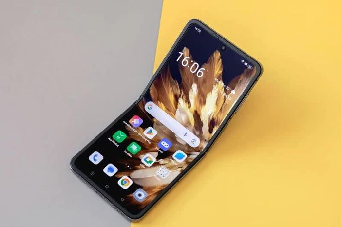 Smartphone màn hình gập của Oppo giảm giá gần 9 triệu đồng tại Việt Nam