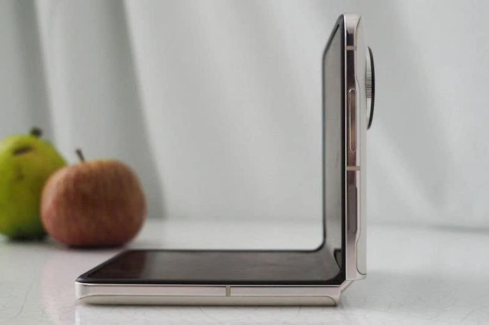 Smartphone màn hình gập của Oppo giảm giá gần 9 triệu đồng tại Việt Nam