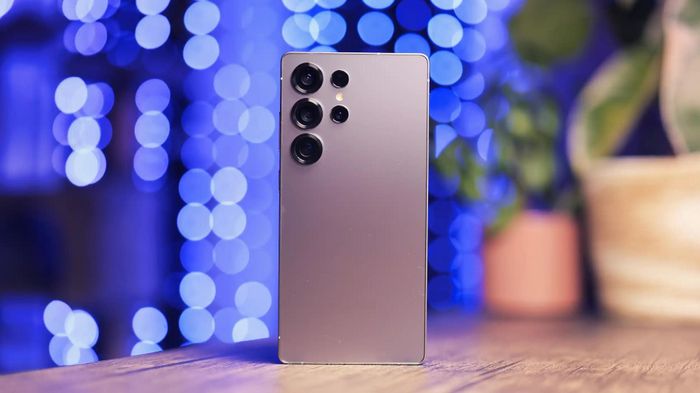 8 smartphone tốt nhất năm 2025 theo từng tiêu chí