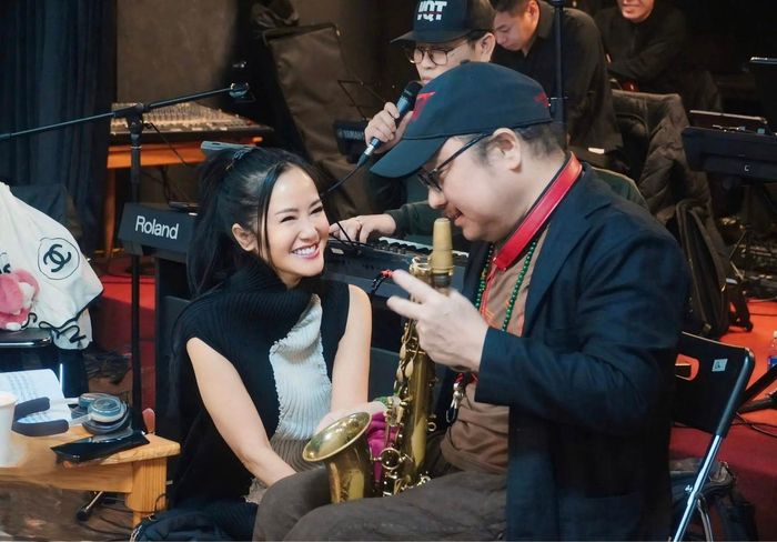 Diva Hồng Nhung: ‘Hoãn show kiểu này chắc trên đời mới có một’