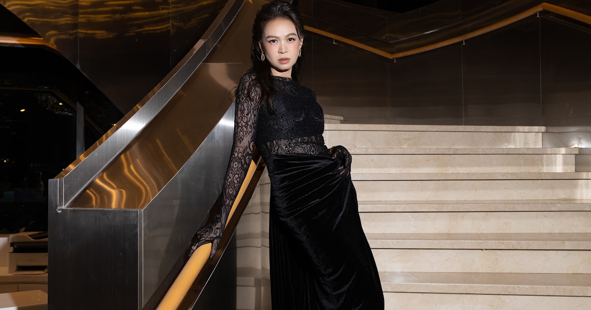 Diễn viên – Siêu mẫu Ngọc Nga đẹp quyến rũ trong trang phục của NTK Đỗ Long