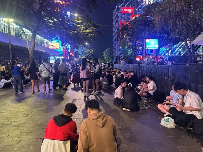 Không khí đón năm mới 2026 tại TPHCM và khắp cả nước