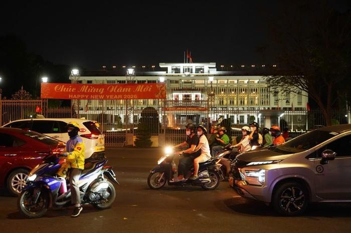 Không khí đón năm mới 2026 tại TPHCM và khắp cả nước