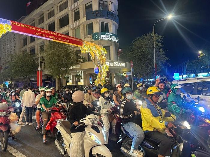 Không khí đón năm mới 2026 tại TPHCM và khắp cả nước