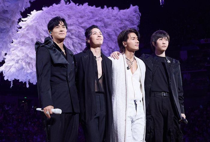 Màn ‘đâm sau lưng’ chấn động showbiz