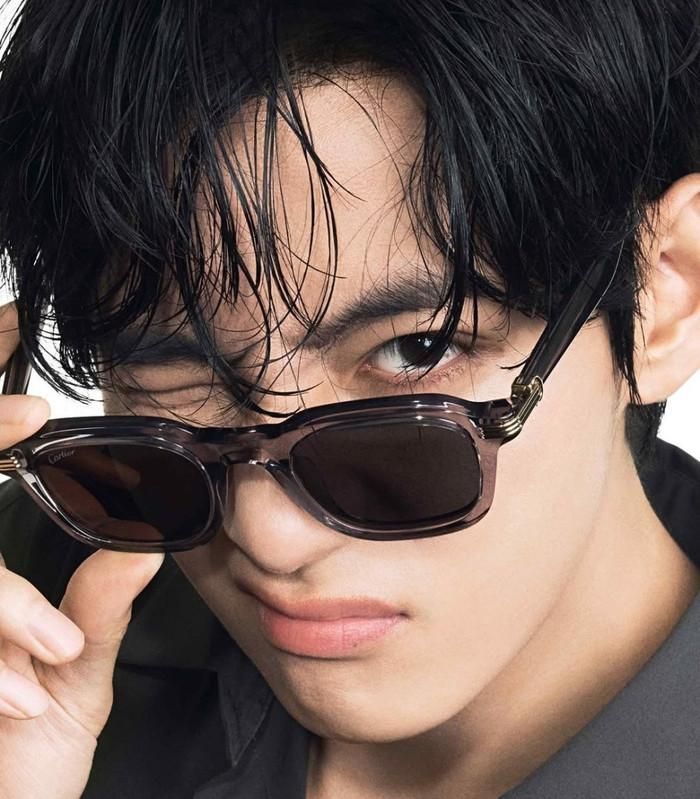 Nam ca sĩ hàng đầu showbiz làm gương mặt đại diện cho… sòng bạc