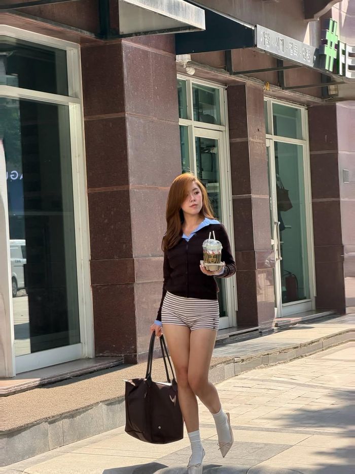 Ngọc Trinh lại theo mốt không quần