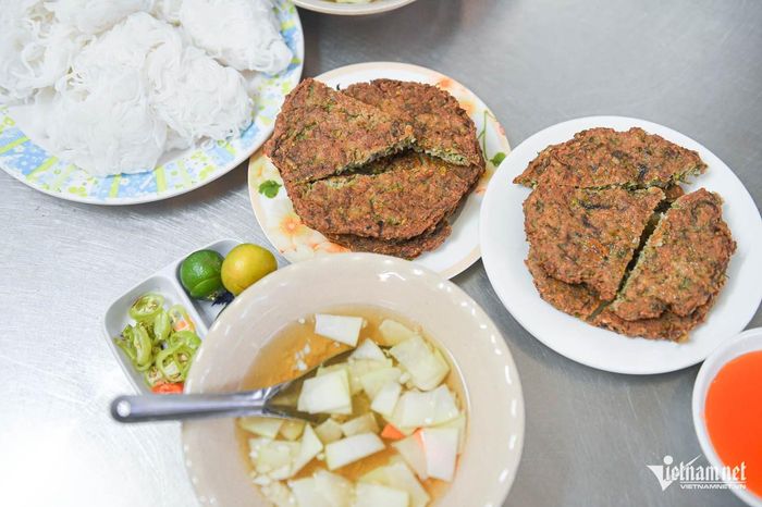 Quán Hà Nội bán đặc sản ‘nhìn sợ nhưng ăn ngon’, báo Tây nhiều lần khen nức nở