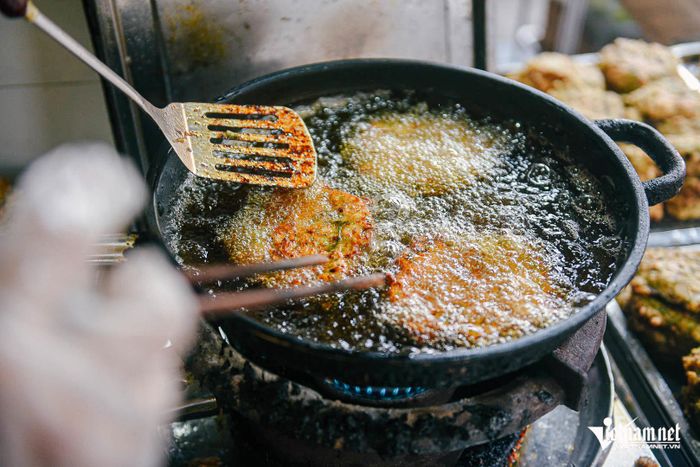 Quán Hà Nội bán đặc sản ‘nhìn sợ nhưng ăn ngon’, báo Tây nhiều lần khen nức nở