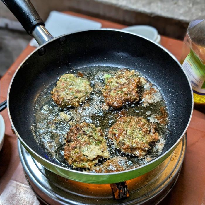 Quán Hà Nội bán đặc sản ‘nhìn sợ nhưng ăn ngon’, báo Tây nhiều lần khen nức nở