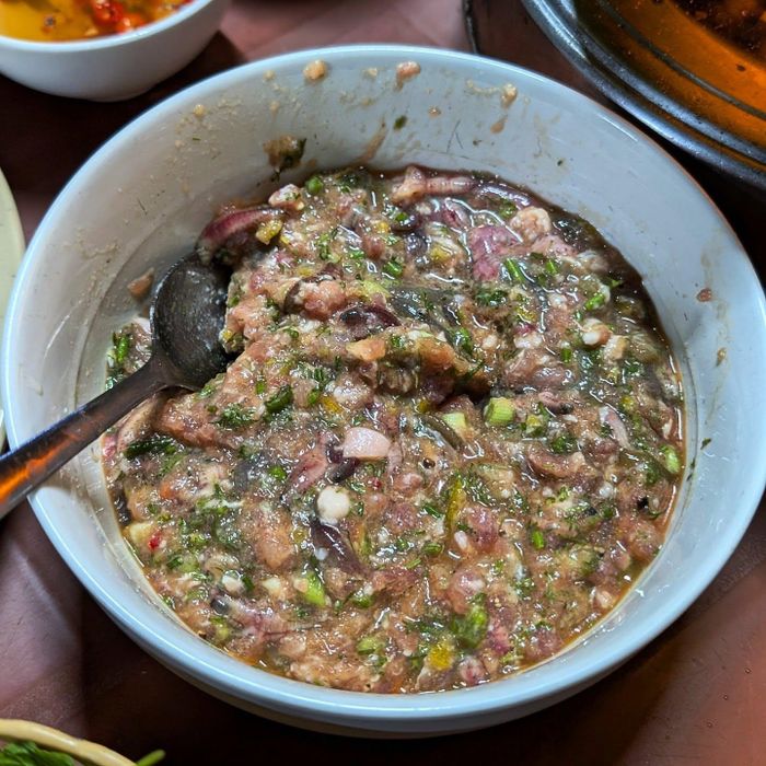 Quán Hà Nội bán đặc sản ‘nhìn sợ nhưng ăn ngon’, báo Tây nhiều lần khen nức nở