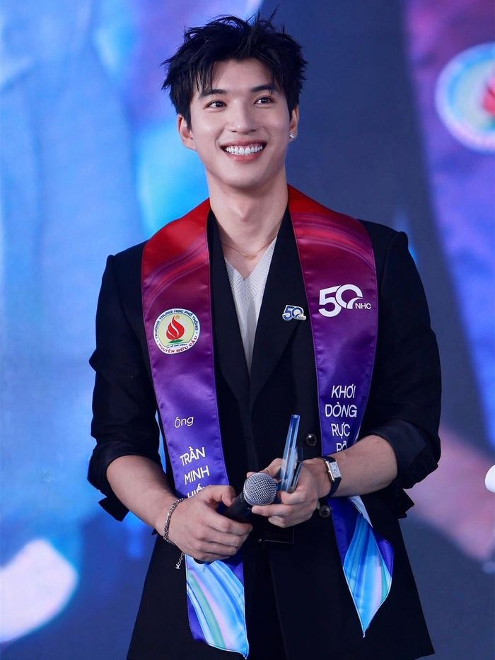 Rủi ro của 3 sao nam đông fan nhất Việt Nam