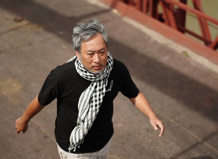 Tranh luận đạo diễn Nguyễn Quang Dũng tuyển trợ lý không lương