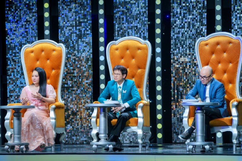 <strong>Danh ca Thái Châu đánh giá&nbsp;</strong><strong>Tuấn Tú hát “quá thật thà”</strong>