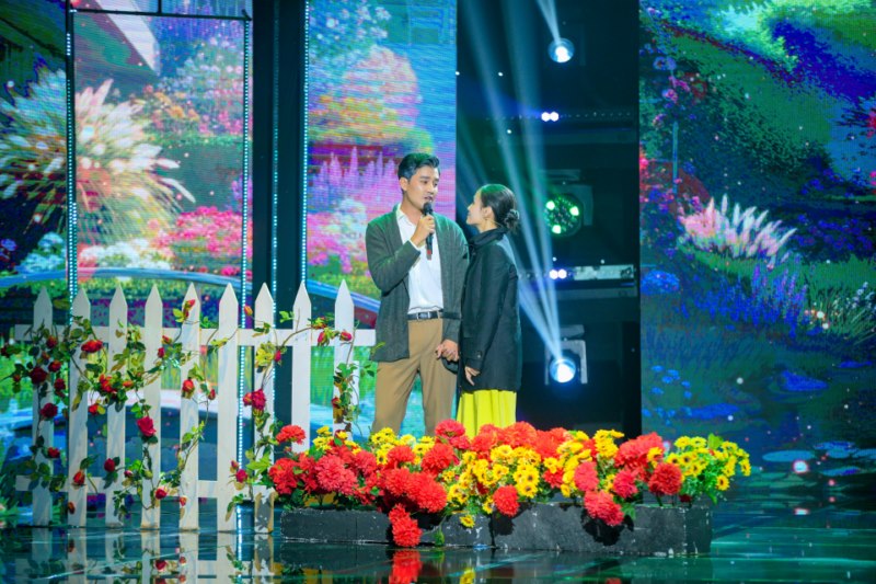 <strong>Danh ca Thái Châu đánh giá&nbsp;</strong><strong>Tuấn Tú hát “quá thật thà”</strong>