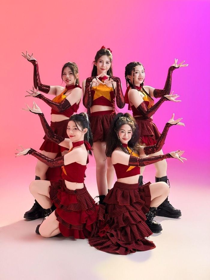 Thấy gì từ loạt MV bị chê nhảm nhí