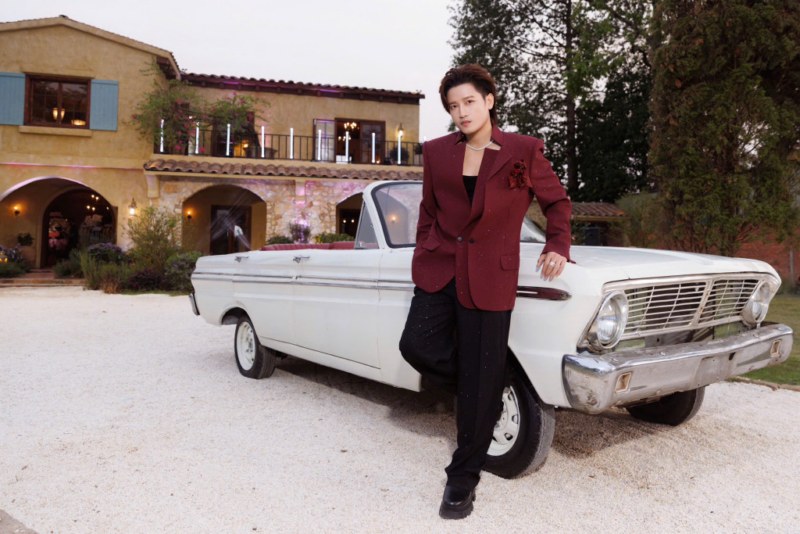 Đỗ Minh Quân mang không khí Tết đến với mọi nhà bằng MV Xuân Huyên Náo