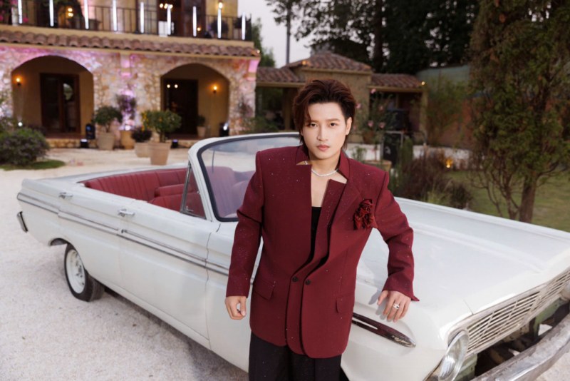 Đỗ Minh Quân mang không khí Tết đến với mọi nhà bằng MV Xuân Huyên Náo