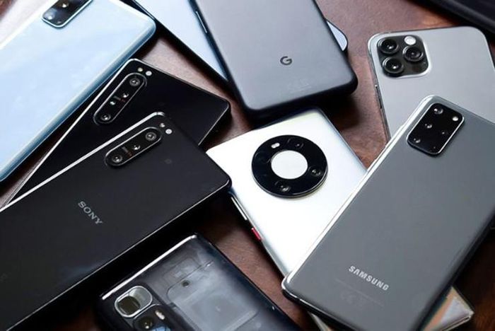 Đến lúc người dùng Việt cần cân nhắc lại điện thoại xách tay?